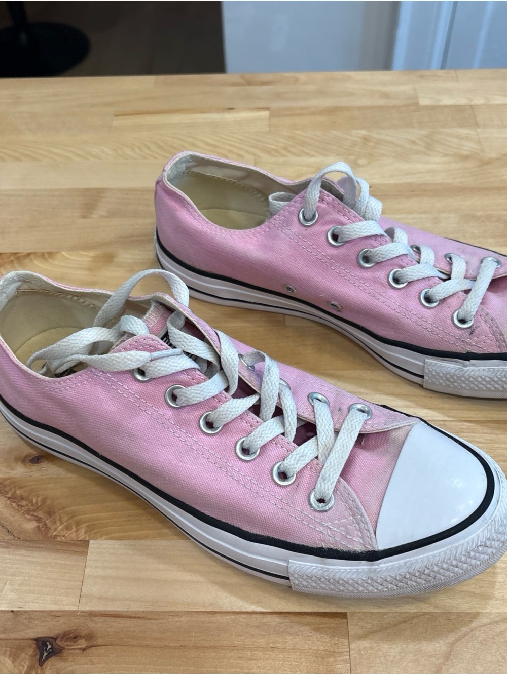 Converse Chuck Taylor All Star Low Women’s 9 Men’s 7 Pink /White Canvas 153875F